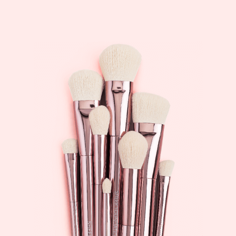 
                
                Load image into Gallery viewer, Sustainable Luxury Sheer Foundation Brush
                
                