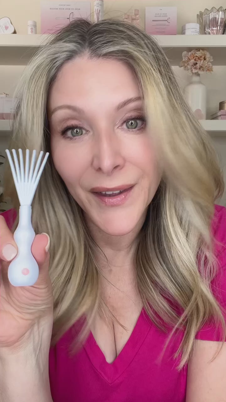 Jenny Patinkin’s Hair brush brush: The Tool That Cleans Your Hairbrush in Seconds